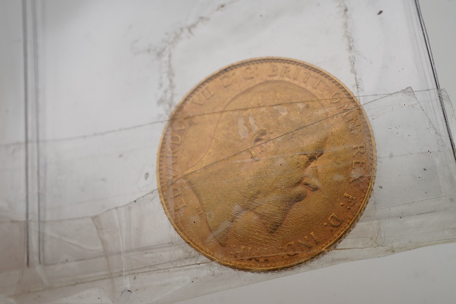 Two gold Sovereign coins, one Edward VII, dated 1908, the other George V, dated 1928